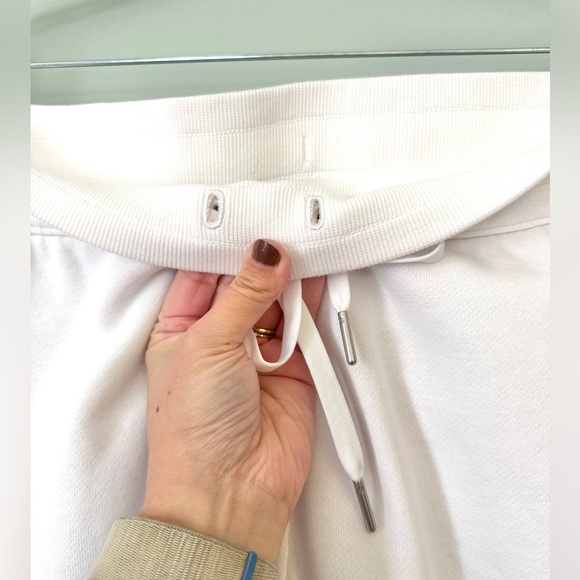 Lululemon Scuba High-Rise Cropped Ankle Jogger Sweatpants in White Size 14 NWOT - Picture 9 of 14